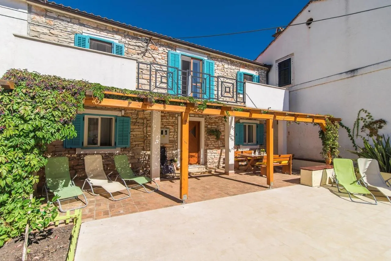 Semesterbostad Casa Dina Valbandon Villa Fondole Kroatien