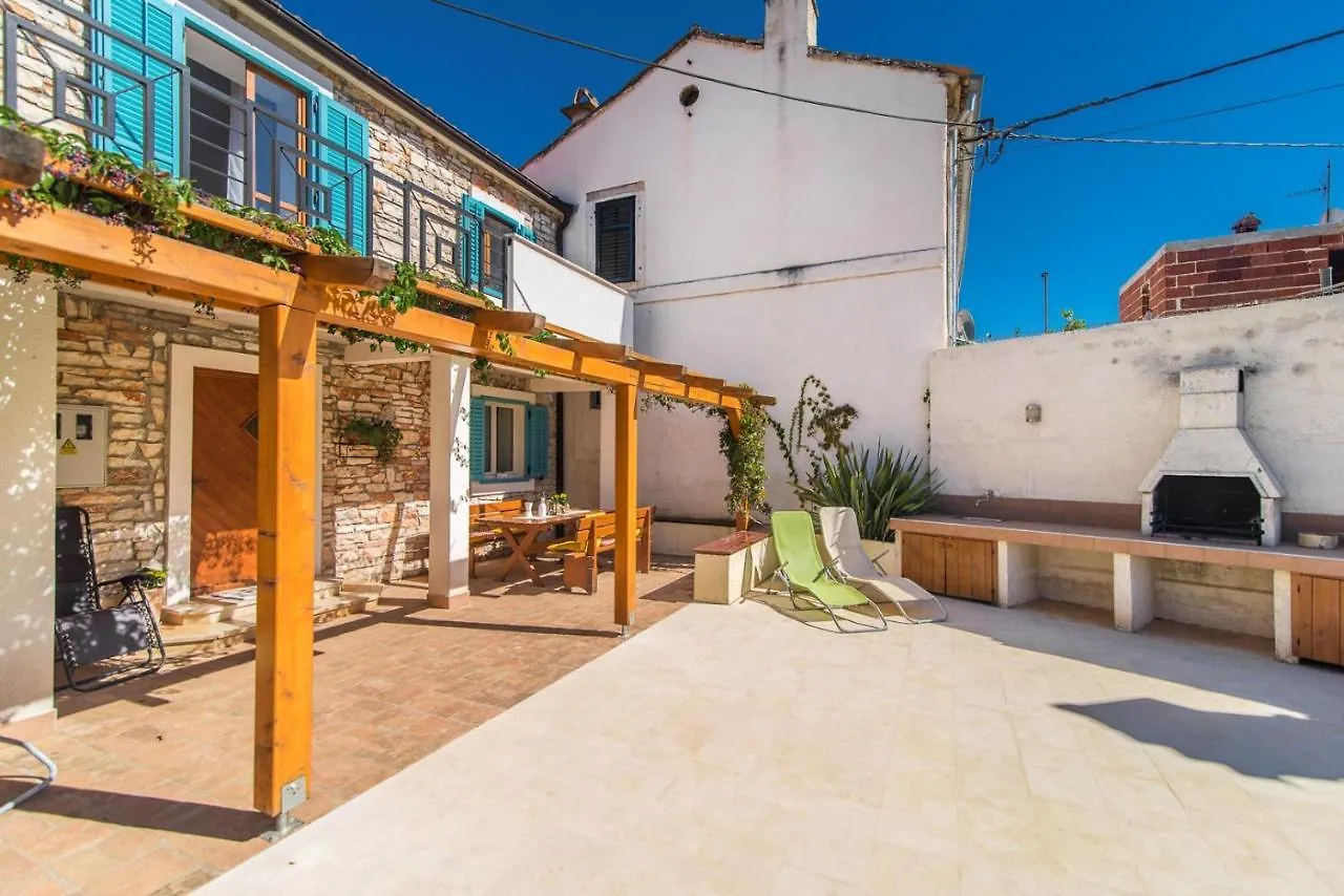 Casa Dina Valbandon Villa Fondole